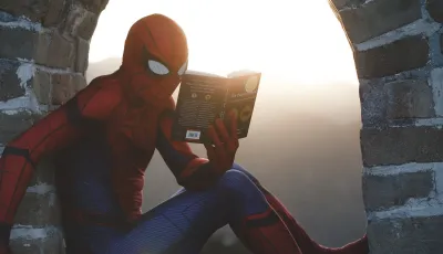 16 проблем книжных червей, о которых знает каждый книголюб