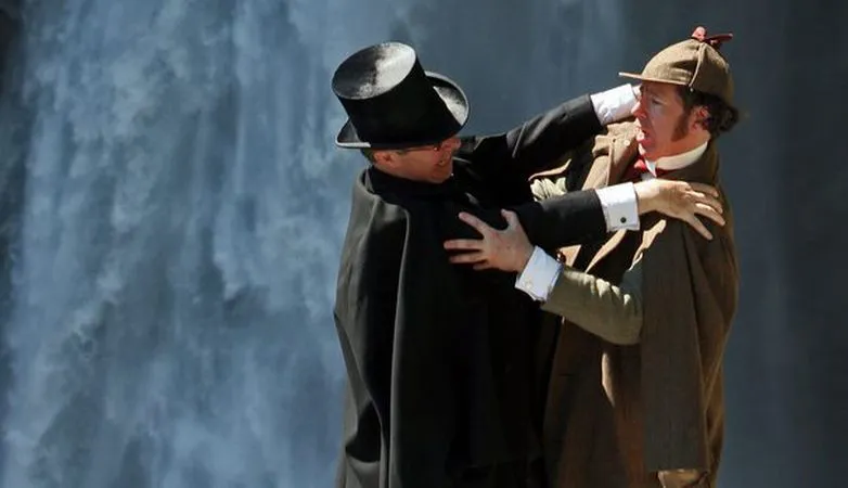 Изображение к статье Место встречи Рейхенбахский водопад