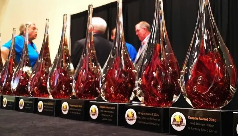 Изображение к статье Опубликованы списки номинантов на Dragon awards 2022