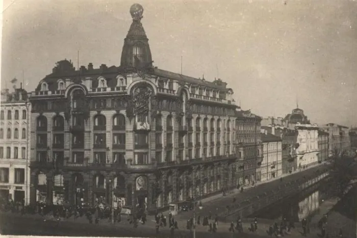 «Дом книги» в 1930-х. Фото: С. Бамунер «Дом книги» в 1930-х. Фото: С. Бамунер