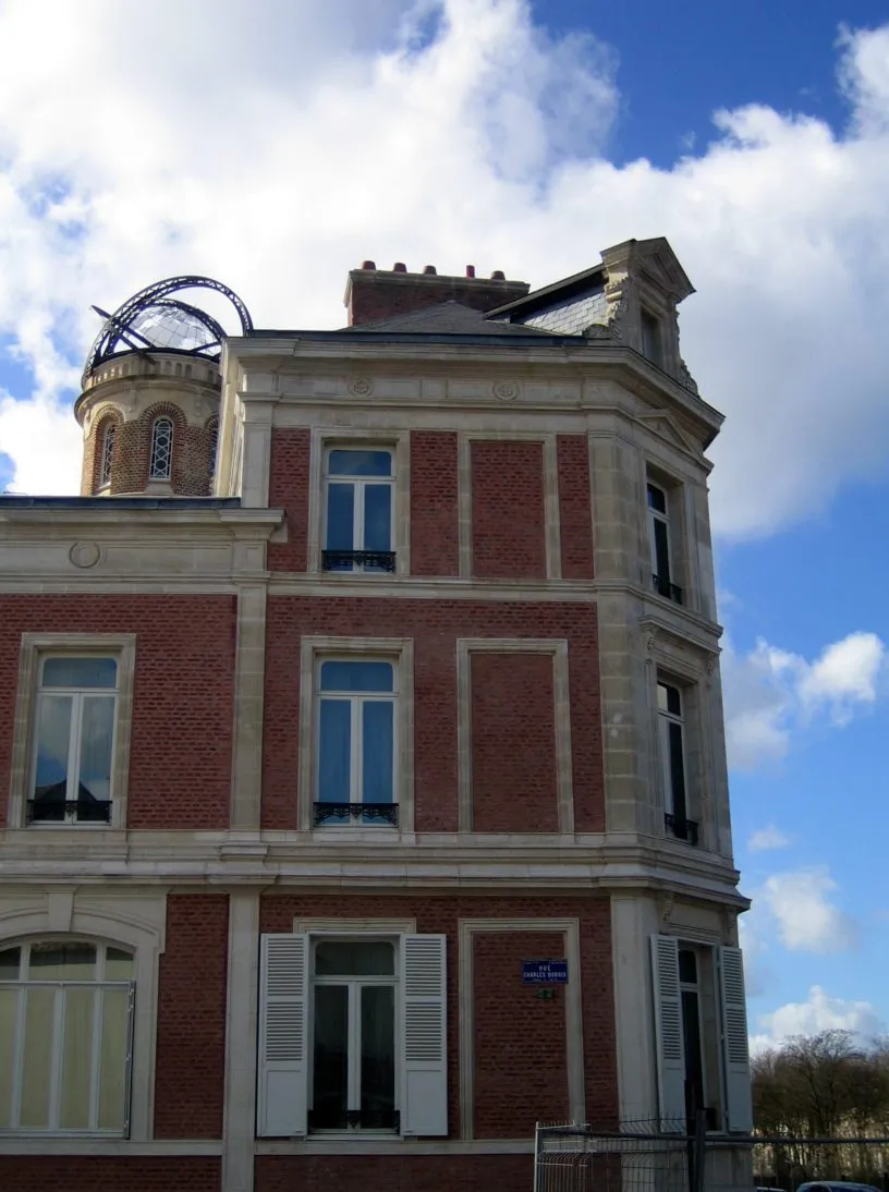Дом Жюля Верна в Амьене, где он был подстрелен. взято из Википедии